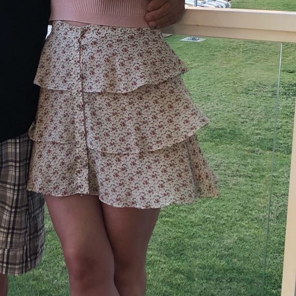 CUTE TIERED SKIRT - Picture 5 of 7